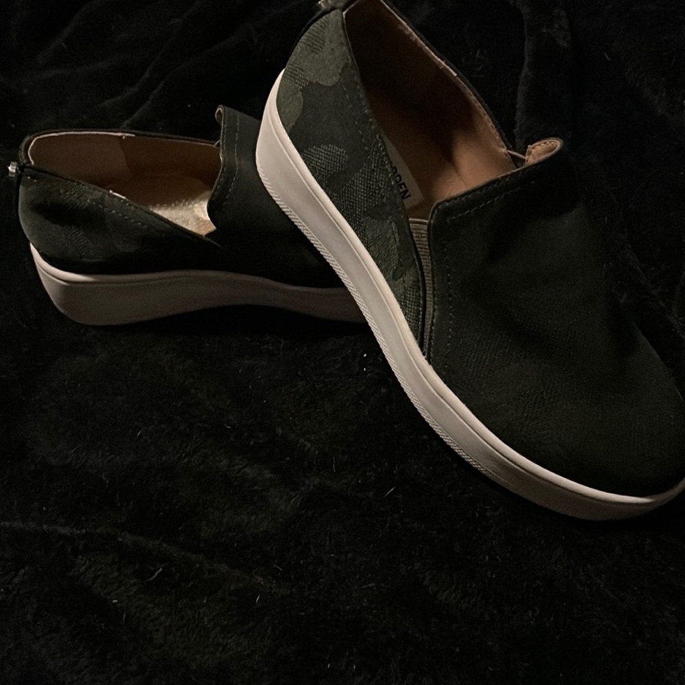 Steve Madden slipon new no box